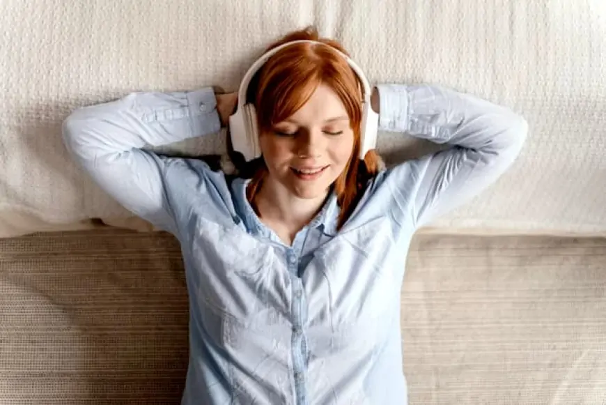 Müzik Dinleyerek Uyumanın Psikolojik Faydaları ve İpuçları
