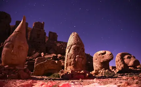 Nemrut Dağı: Antik Krallık Mezarları ve Dev Heykellerin Büyüsü