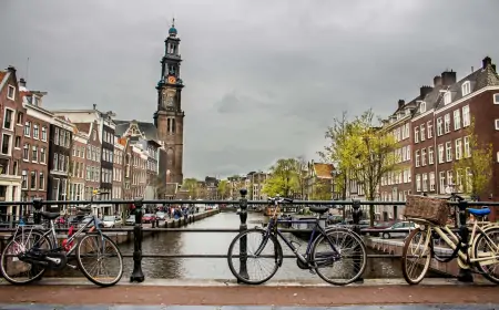 Amsterdam'ın Eşsiz Kanal Manzaraları: Bir Nehir Şehrinin Büyüleyici Hikayesi